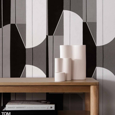 Tapet cu design geometric argintiu și negru