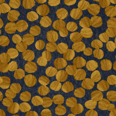 Tapet cu design artistic auriu pe fond lapislazuli într-un living modern