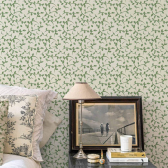 Tapet cu model floral verde delicat pe un perete