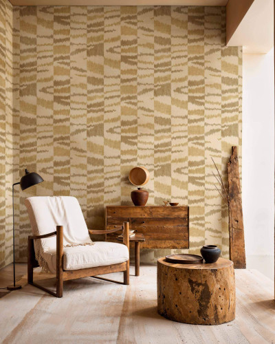 Tapet lavabil Agafay Desert Sienna cu un model geometric discret, ideal pentru un decor elegant și modern.