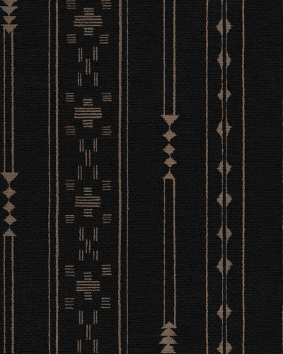 Tapet lavabil cu design modern în dungi subtile, Tifinagh Script, Night, pe un perete din living, lângă un canapea cu perne, lângă o vază.