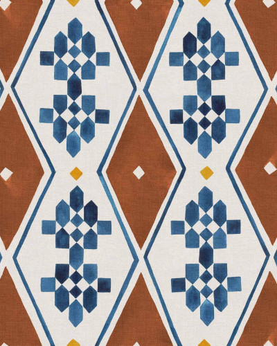 Tapet cu model geometric, inspirat de covoarele marocane, in nuante de teracotă și albastru deschis pe un fundal crem.