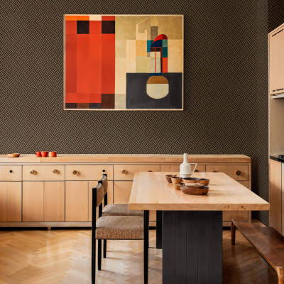 Tapet lavabil Crosshatch, Slate, cu un model geometric in nuante de negru si auriu, aplicat pe un perete intr-o camera de dining moderna.