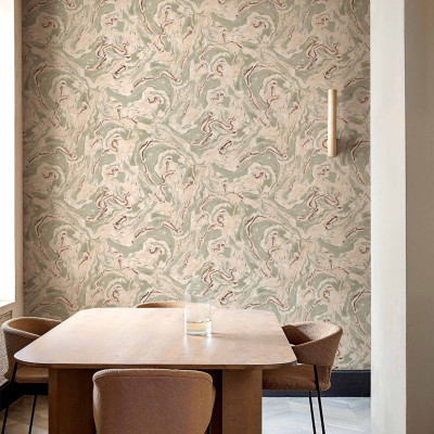 Tapet cu design marmorat în tonuri de matcha într-o sufragerie modernă