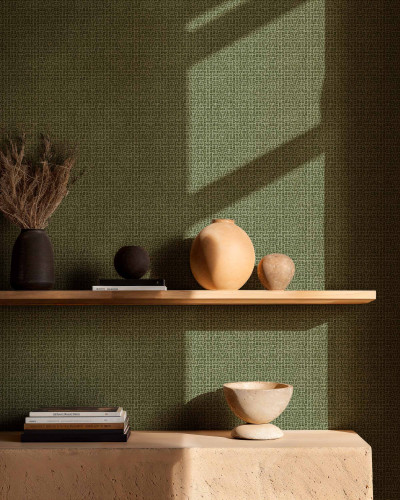 Tapet geometric verde cu rafturi decorative