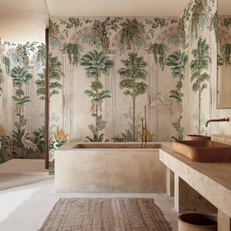Tapet elegant cu motive botanice și arhitecturale într-o baie
