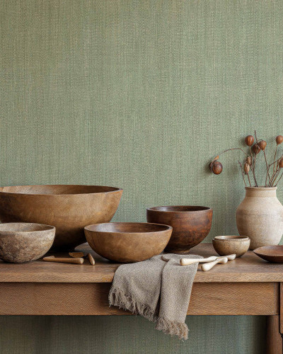 Tapet texturat verde in decor rustic