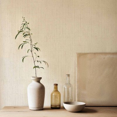 Tapet bej cu textură fină, ideal pentru un design interior elegant