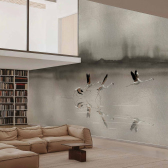 Tapet cu motive de flamingo într-un living modern