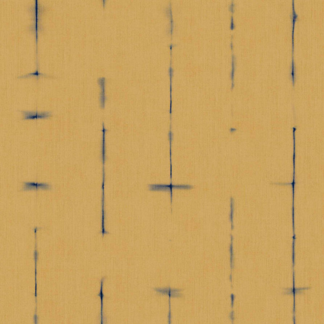 Tapet decorativ cu model abstract în nuanțe de miere într-o cameră de zi elegantă