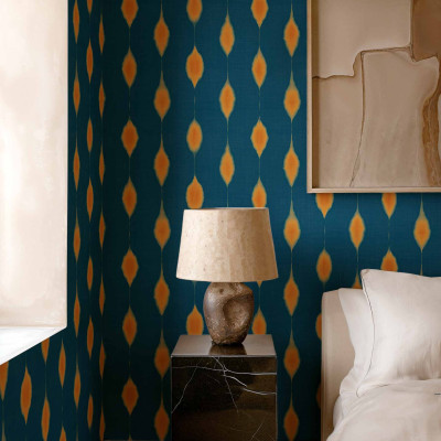 Tapet cu model geometric distinctiv, ideal pentru un design interior modern și elegant.