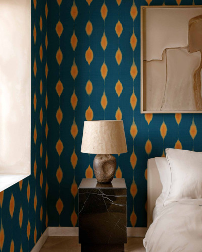 Tapet cu model geometric distinctiv, ideal pentru un design interior modern și elegant.