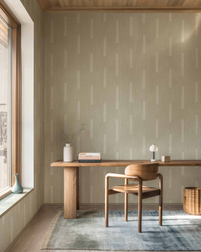 Tapet decorativ bej cu model abstract într-un interior modern