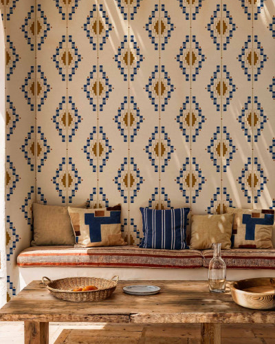 Tapet cu model geometric indigo și auriu