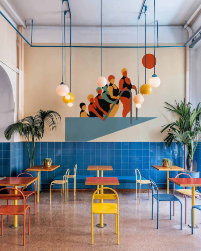 Restaurant decorat cu tapet cu design original