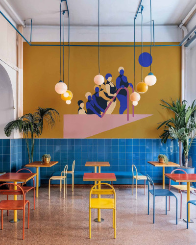 Tapet și fototapet cu design artistic vibrant într-un restaurant