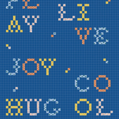 Tapet cu litere colorate in stil pixelat pe fundal albastru indigo intr-o camera de zi moderna.