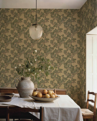 Tapet cu motiv de arțar într-un interior elegant
