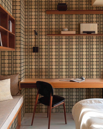 Tapet geometric în carouri într-o cameră decorată