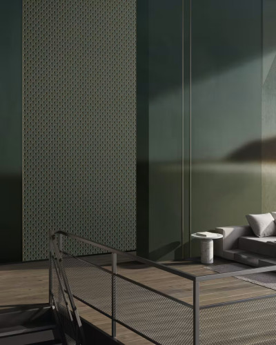Tapet decorativ verde smarald cu model geometric subtil