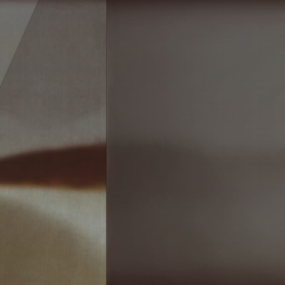 Tapet decorativ abstract în nuanțe de bej și auriu