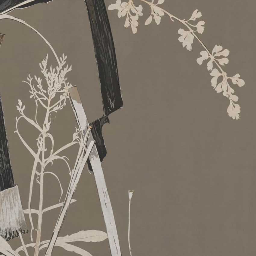 Tapet cu design floral abstract în nuanțe de gri-maroniu și alb.
