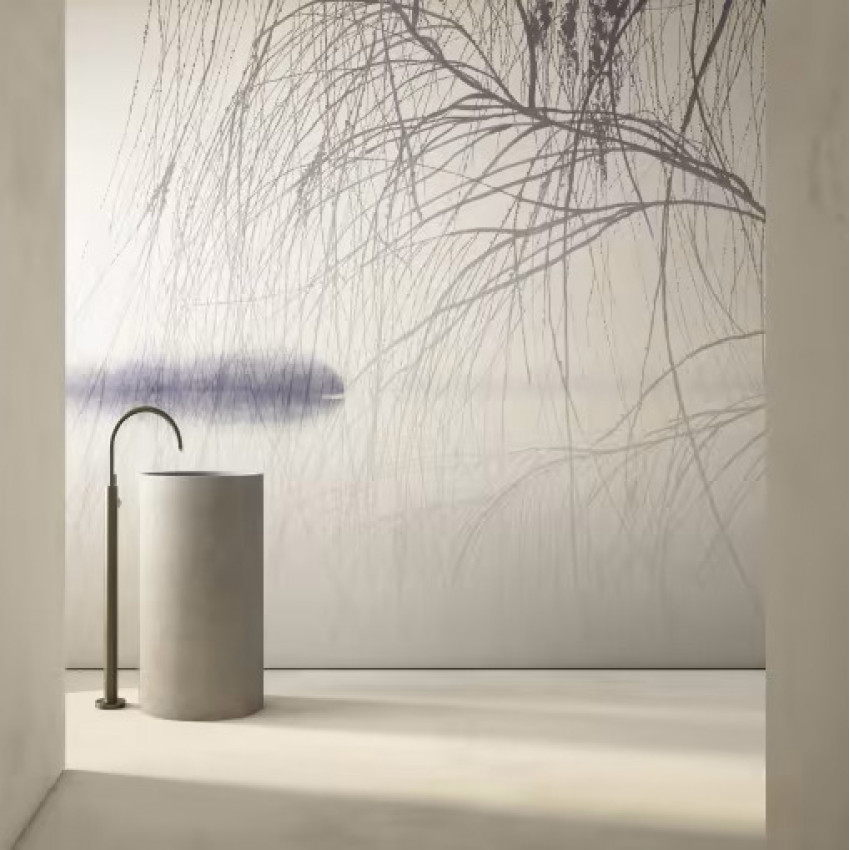 Tapet cu design minimalist, cu o imagine a unor crengi de copac în nuanțe de gri și alb, pe un fundal alb.
