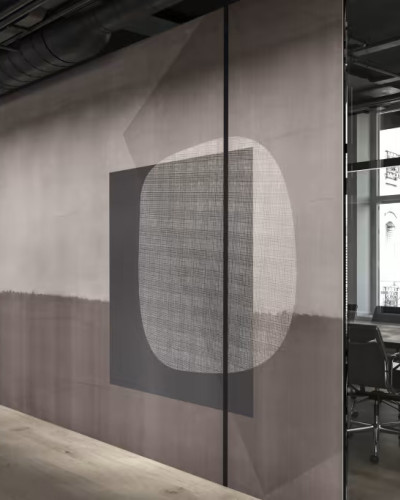 Tapet modern cu design abstract in nuante de gri si maro. Wink, Variant 1.