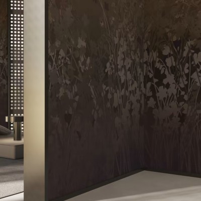 Tapet floral minimalist cu flori în culori estompate, în nuanțe de maro și gri