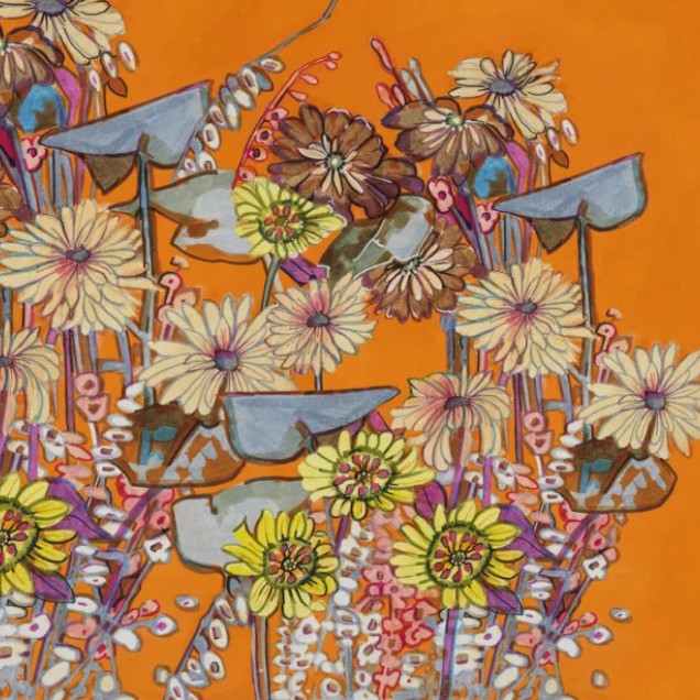 Tapet floral cu flori colorate pe fond portocaliu
