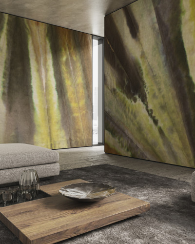Tapet modern cu design abstract in nuante de verde, maro si auriu.