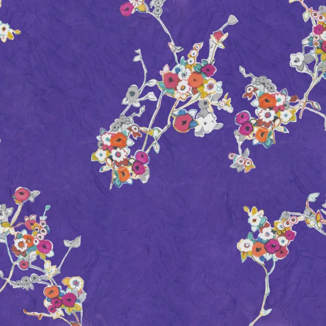 Tapet cu flori viu colorate pe un fundal violet