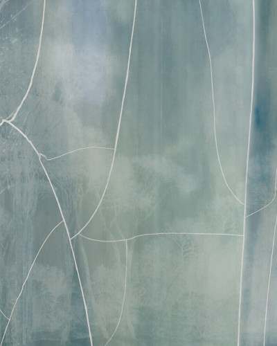 Tapet Polare Variant 1 cu design abstract in nuante de albastru si verde, cu linii albe subtile.