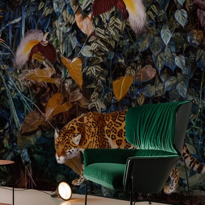 Tapet contemporan cu design unic, Wild at Heart, cu un jaguar in mijlocul junglei.