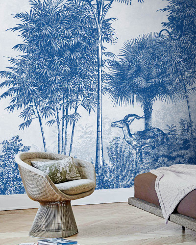 Palmetto - Tapet cu design contemporan, o imagine murală cu palmieri, vegetație luxuriantă și un animal exotic