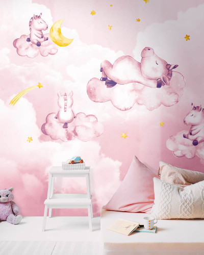 Imagine murală cu unicorni în nori, pe un cer roz