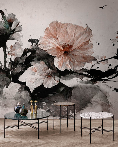 Imagine cu un "Dream II, Idea Murale"  cu flori in nuante neutre, aplicat pe un perete alb. In imagine sunt reprezentate doua mese de cafea rotunde si un vas decorativ.