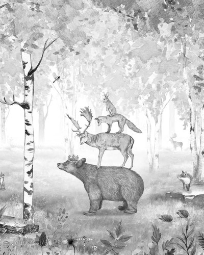 Tapet personalizat Bear King - Black and White, cu un urs regele, o căprioară, un vulpe si alte animale intr-o pădure de mesteacăn.