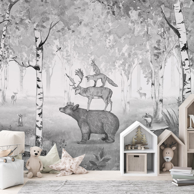 Tapet personalizat Bear King - Black and White, cu un urs regele, o căprioară, un vulpe si alte animale intr-o pădure de mesteacăn.