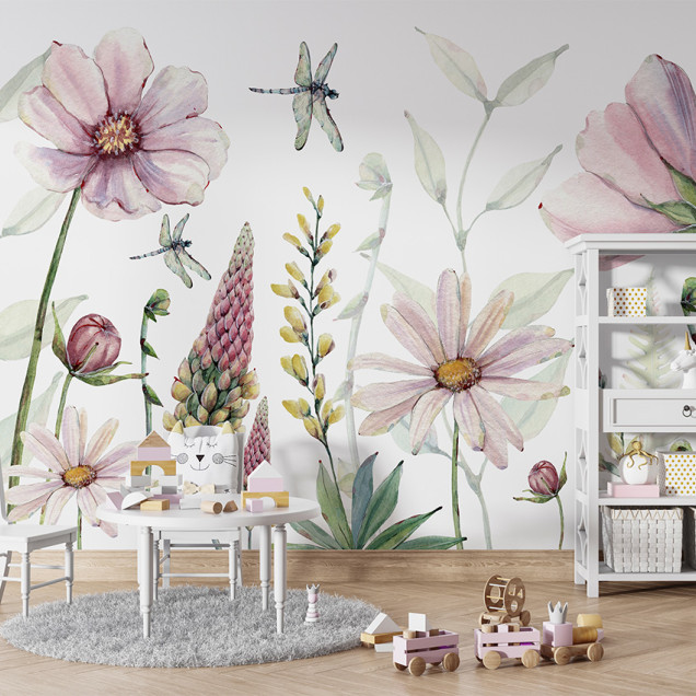 Tapet floral cu flori delicate și libelule, pictate cu acuarele, pe fundal alb.