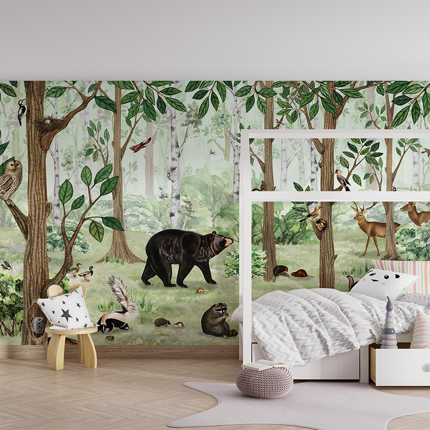 Tapet personalizat Forest Lookbook cu imagini cu animale sălbatice într-o pădure verde