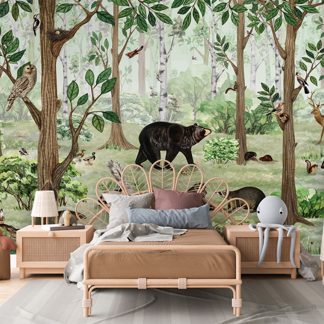 Tapet personalizat Forest Lookbook cu imagini cu animale sălbatice într-o pădure verde