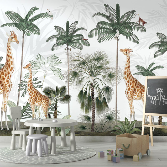 Tapet cu girafe grațioase și palmieri tropicali, perfect pentru camera copilului