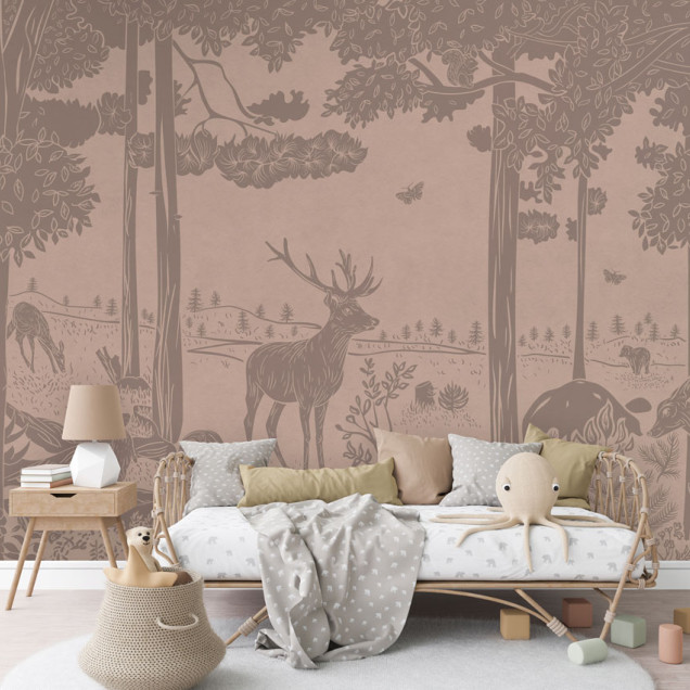 Tapet personalizat cu un design elegant, inspirat de natură. Imprimeul subtil în tonuri pastelate de roz prezintă o pădure liniștită, cu siluete delicate de animale.
