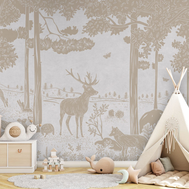 Tapet de perete cu o pădure monocromă, cu nuanțe vintage de alb, ideal pentru dormitoare, sufragerii sau camere pentru copii. Design artistic cu detalii rafinate ale copacilor, animalelor și florilor.