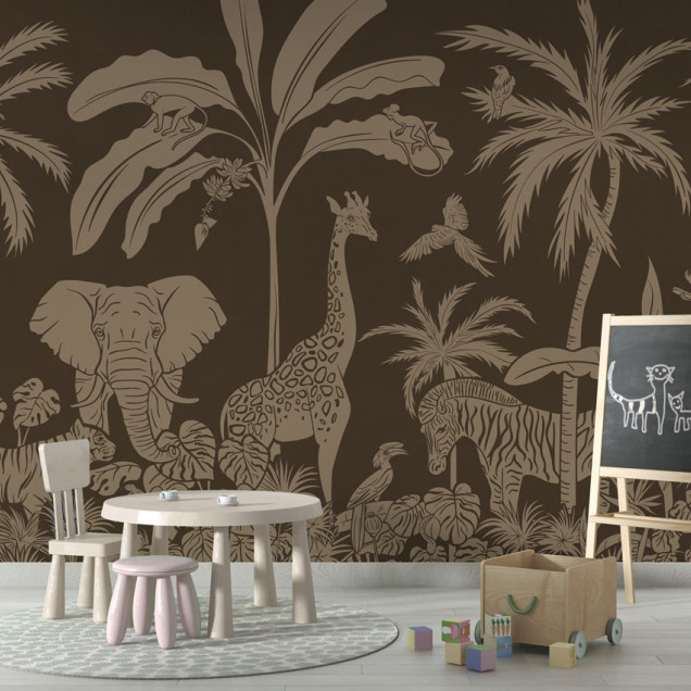 Tapet Monochrome Jungle - Brown Vintage cu motive de animale de safari și palmieri pe un fundal maro.