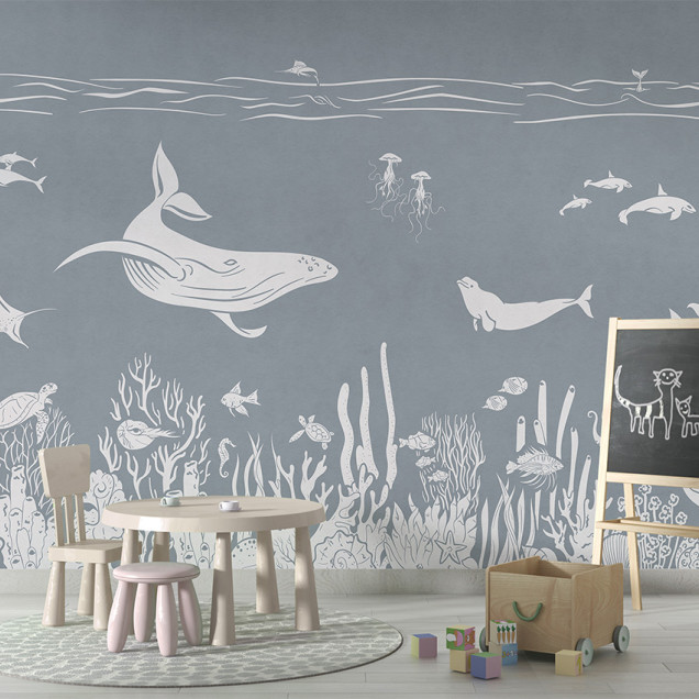 Tapet cu design marin monocrom, cu balena, delfini, corali și alge marine, pe un fundal albastru deschis