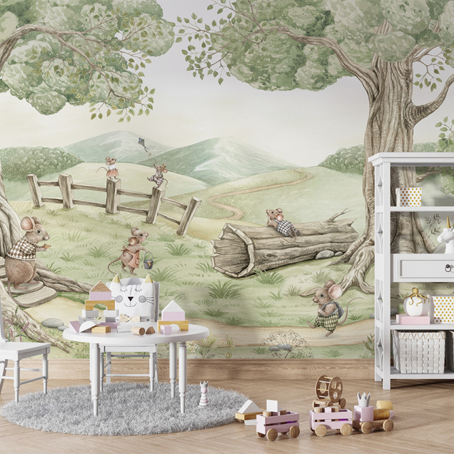 Tapet cu o familie de șoareci drăguți într-un decor natural, perfect pentru o cameră de copii.