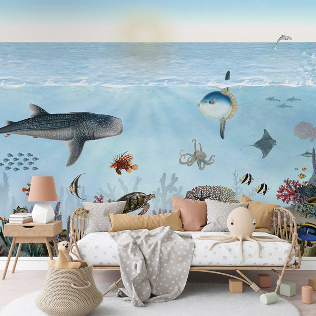 Tapet personalizat Ocean Lookbook, cu o imagine a unui recif de corali vibrant, cu pesti multicolori, rechini si alte vietuitoare marine.