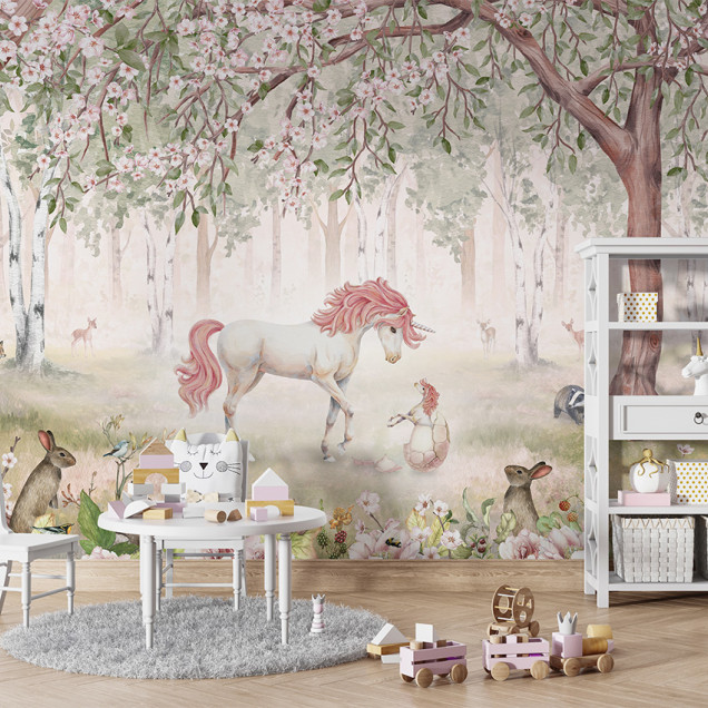 Tapet cu unicorn roz in padurea cu flori roz